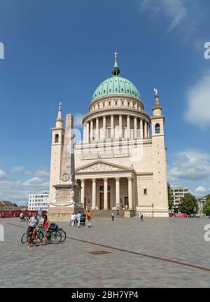 04.08.2019, Potsdam, Brandeburgo, Germania - Chiesa di San Nikolai al vecchio mercato di Potsdam. 0MC190804D294CAROEX.JPG [VERSIONE DEL MODELLO: NO, PROPRIETÀ RELE Foto Stock