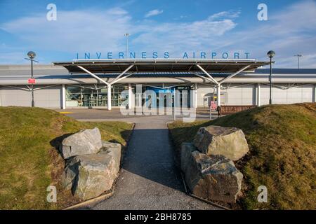 Inverness terminal dell'aeroporto in una giornata tranquilla, Scozia Foto Stock