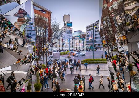 Giappone, Tokyo City, quartiere Harajuku, ingresso al centro commerciale Foto Stock