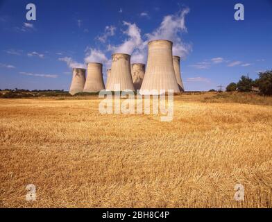 Torri di raffreddamento della centrale elettrica di Ratcliffe-on-Soar, Nottinghamshire, Inghilterra, Regno Unito Foto Stock