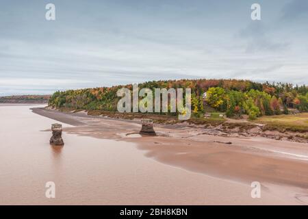 Canada, Nova Scotia, querce verdi, Fundy marea Area interpretativa, vista in elevazione della grande baia di Fundy maree sul fiume Shubenacadie Foto Stock