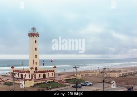 LA SERENA, CILE - 7 NOVEMBRE 2016: Vista panoramica del Faro Monumentale di la Serena. Il Faro è una delle attrazioni turistiche più popolari Foto Stock