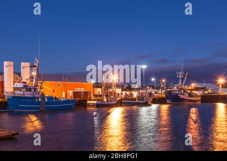 Canada, New Brunswick, Nordest New Bruswick, Caraquet, barche nel porto di pesca, alba Foto Stock