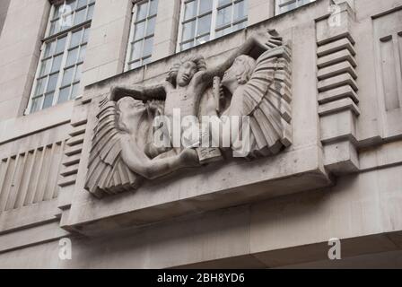 Portland Stone Elevation Dettagli BBC Broadcasting House, Portland Place; Londra; W1A di George Val Myer Raymond McGrath Foto Stock