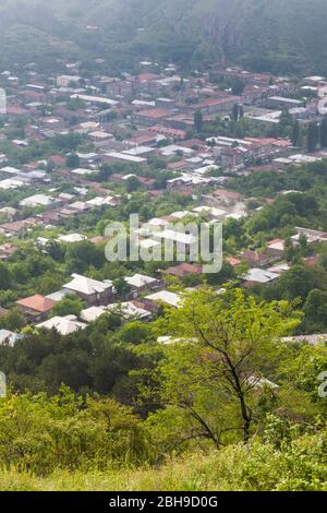 Armenia, Goris, elevato angolo vista città, mattina Foto Stock