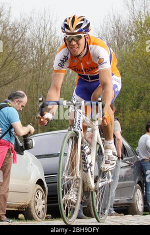 Sebastian LANGEVELD di Rabobank durante la Parigi Roubaix 2009, gara ciclistica, Carrefour de l'arbre il 12 aprile 2009 a Carrefour de l'Arbre Francia - Foto Laurent Lairys / DPPI Foto Stock