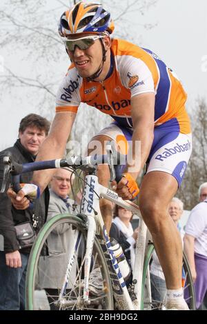 Sebastian LANGEVELD di Rabobank durante la Parigi Roubaix 2009, gara ciclistica, Carrefour de l'arbre il 12 aprile 2009 a Carrefour de l'Arbre Francia - Foto Laurent Lairys / DPPI Foto Stock