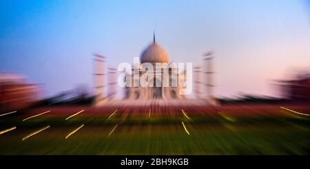 Taj Mahal vista esterna, Agra, Uttar Pradesh, India Foto Stock