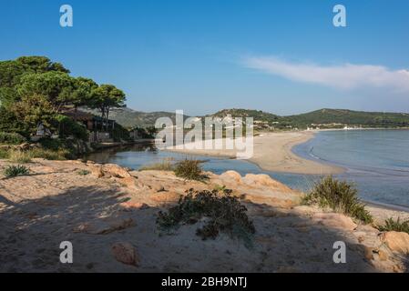 Italia, isola Mediterranea Sardegna, spiaggia di Porto Taverna / Spiaggia Porto Taverna Foto Stock