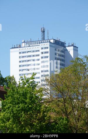 Moderno edificio residenziale, alto edificio, Rostock, Mecklenburg-Vorpommern, Germania, Europa Foto Stock