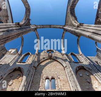 Rovine della Igreja do Carmo, Lisbona Foto Stock