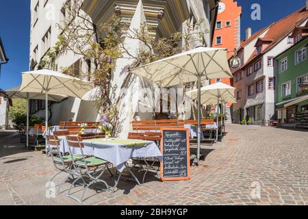 Gasthof Bären am Market Place e Obertor, Meersburg, Lago di Costanza, Baden-Wurttemberg, Germania Foto Stock