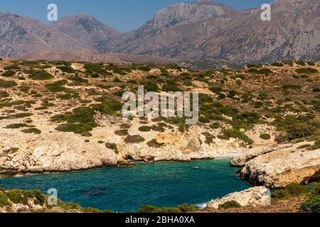 Vista panoramica sul mare e sulle isole dalla cima della montagna, sull'isola di Creta, Grecia. Foto Stock