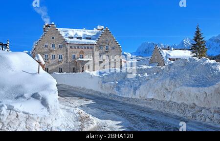 Castello di Kranzbach vicino a Klais inverno, Werdenfelser Land, alta Baviera, Germania Foto Stock