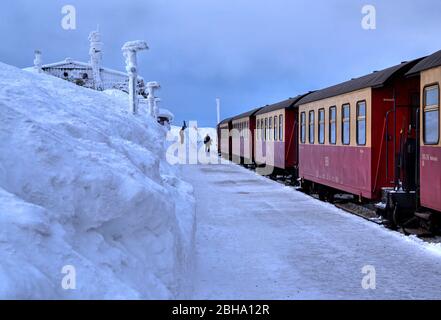 Stazione di Brocken in inverno, in cima a Brocken, Wernigerode, Harz Nature Park, Sassonia-Anhalt, Germania Foto Stock