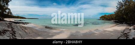 Île aux Cerfs Mauritius 11/27/2019 Île aux Cerfs (in inglese: Isola dei cervi) è un'isola privata situata vicino alla costa orientale di Mauritius, nel Flacq D. Foto Stock
