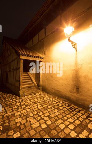 Vista sulla città, mura, ora blu, inverno, Nördlingen, Donau Ries, Baviera, Germania, Europa Foto Stock