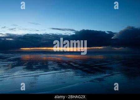 Tramonto a Cannon Beach, Oregon, Stati Uniti d'America Foto Stock