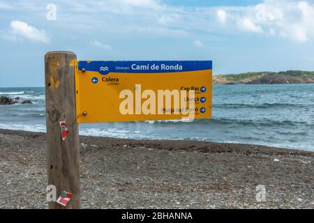 Europa, Spagna, Catalogna, Costa Brava, Playa de Garbet su Camí de Ronda poco prima di Llancà Foto Stock