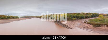 Canada, Nova Scotia, querce verdi, Fundy marea Area interpretativa, vista in elevazione della grande baia di Fundy maree sul fiume Shubenacadie Foto Stock