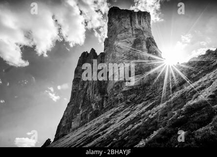 Italia, dolomiti, vista da est al Drei Zinnen con il sole ad ovest Foto Stock