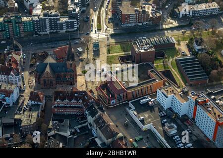 Vista aerea, Piazza Europa e Bahnhofstrasse, chiesa di Kreuz, Museo di Archeologia LWL, Herne, area della Ruhr, Renania Settentrionale-Vestfalia, Germania Foto Stock