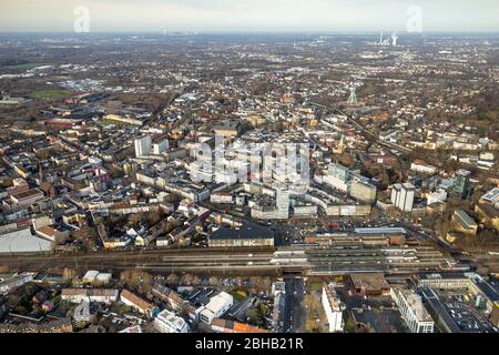 Vista aerea, stazione centrale, strada universitaria, piazza Kurt Schumacher, quartiere degli conciatori, Bochum, Renania settentrionale-Vestfalia, Germania Foto Stock