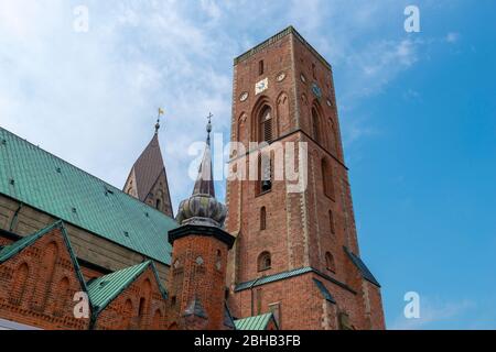 Danimarca, Jutland, Ribe (la città più antica della Danimarca), la Cattedrale di Ribe con la torre del cittadino a piedi (Borgertårnet), il punto di riferimento della città. Foto Stock