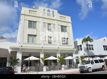 South Beach. La più grande collezione al mondo di architettura Art Deco si trova in un miglio quadrato di Miami Beach, Florida, USA. Foto Stock