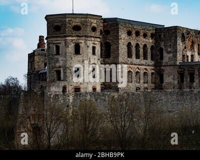 Il Castello di Krzyżtopór, situato nel villaggio di Ujazd, comune di Iwaniska, Contea di Opatów, Voivodato di Świętokrzyskie, nella Polonia meridionale. Foto Stock