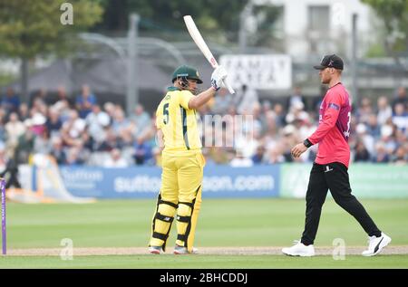 Aaron Finch di Australia raggiunge il suo mezzo secolo durante il 50 sopra il cricket tour match tra Sussex e Australia al primo centro di County Ground a Hove. 07 Giugno 2018 Foto Stock