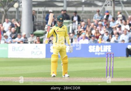 Marcus di Australias Stoinis raggiunge il suo mezzo secolo durante il 50 sopra il cricket tour match tra Sussex e Australia al primo centro di County Ground a Hove. 07 Giugno 2018 Foto Stock