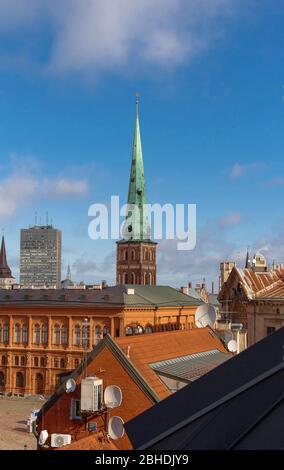 Vista aerea della Cattedrale di San Giacomo o della Basilica della Cattedrale di San Giacomo. E' un famoso punto di riferimento lettone. Riga. Lettonia. Foto Stock