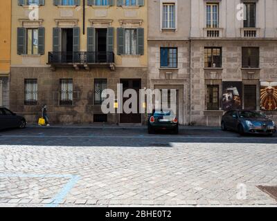 Cremona, Lombardia, Italia - 25 aprile 2020 - deserte città paesaggi nel centro e la vita quotidiana della città durante lo scoppio coronavirus città di chiusura Foto Stock