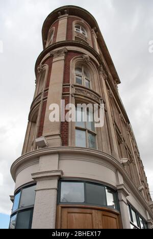 Architettura del 1880 facciata in pietra di mattoni rossi 6-8 Great Eastern Street, Hackney, Londra EC2A 3NT Foto Stock