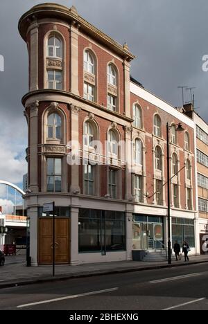 Architettura del 1880 facciata in pietra di mattoni rossi 6-8 Great Eastern Street, Hackney, Londra EC2A 3NT Foto Stock