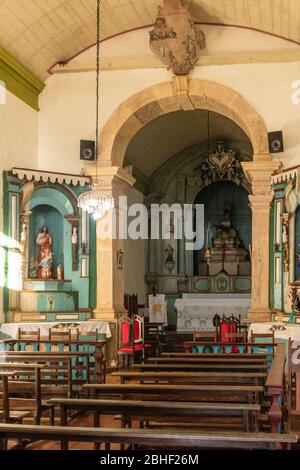 Altare di una piccola chiesa storica a Ouro Preto in L'interno del Brasile Foto Stock