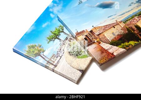 La foto Canvas viene stampata isolata su sfondo bianco. Riepilogo galleria. Fotografie allungate Foto Stock