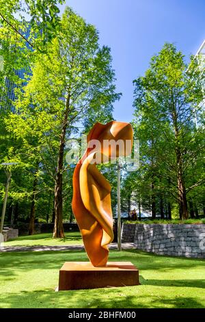 'Flight' di Helaine Blumenfeld nell'ambito della mostra di ricerca, Jubilee Park, Canary Wharf, Londra, Regno Unito Foto Stock