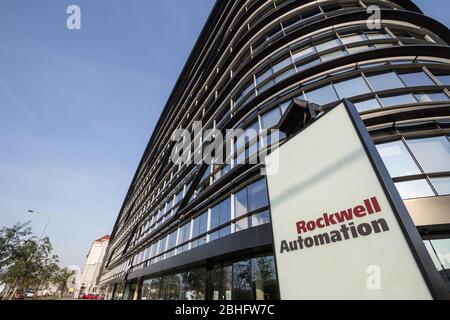 PRAGA, CZECHIA - 31 OTTOBRE 2019: Logo Rockwell Automation nella loro sede di Praga, Rockwell Automation è una società americana specializzata in Foto Stock