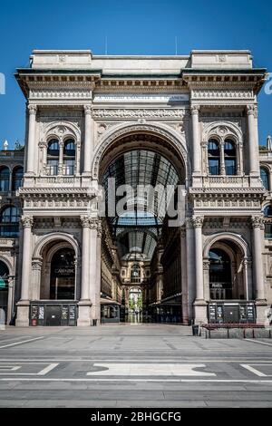 galleria vittorio emanuele durante la città di Milano durante l'emergenza Coronavirus, , Milano, Italia, 19 Apr 2020 Foto Stock