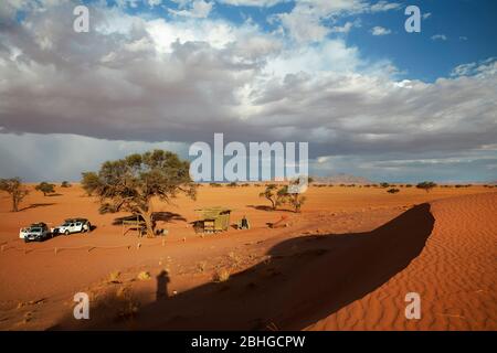 Campeggio selvaggio a NamibRand Family Hideout, NamibRand Nature Reserve, Namibia meridionale, Africa Foto Stock