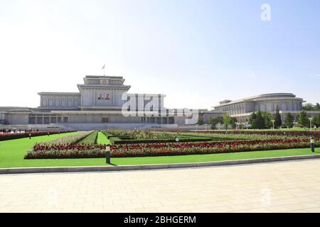 COREA DEL NORD, PYONGYANG - 27 SETTEMBRE 2017: Palazzo commemorativo di Kumsuan del Mausoleo di Sole e tomba di Kim il Sung e Kim Jong il. Capitale del Nord Foto Stock