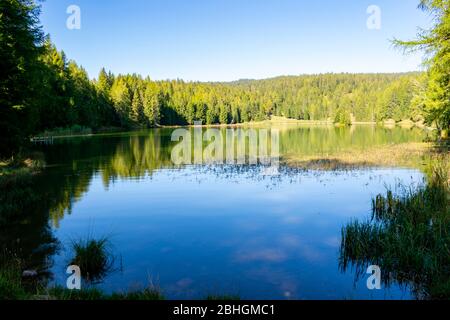 Alto Adige, Italia - 15 settembre 2019 - il bellissimo lago alpino di Santa Maria Foto Stock