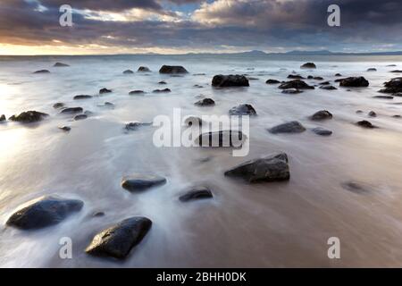 Tramonto sulla baia di Barmouth nel parco nazionale di Snowdonia. Foto Stock