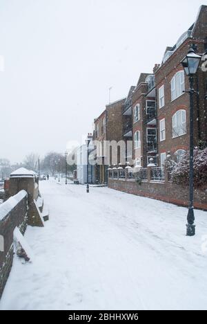 Snow Landscape Lower Mall Hammersmith Riverside Furnivall Gardens Rutland Grove, Hammersmith, London W6 Public Space Landscape Park Foto Stock