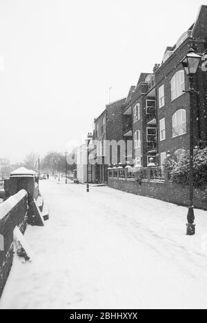 Snow Landscape Lower Mall Hammersmith Riverside Furnivall Gardens Rutland Grove, Hammersmith, London W6 Public Space Landscape Park Foto Stock