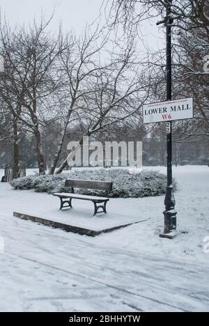 Snow Landscape Lower Mall Hammersmith Riverside Furnivall Gardens Rutland Grove, Hammersmith, London W6 Public Space Landscape Park Foto Stock