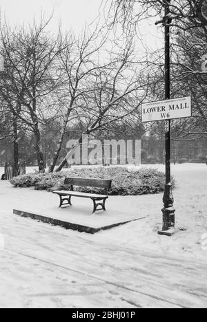 Snow Landscape Lower Mall Hammersmith Riverside Furnivall Gardens Rutland Grove, Hammersmith, London W6 Public Space Landscape Park Foto Stock