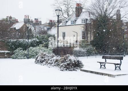 Snow Landscape Lower Mall Hammersmith Riverside Furnivall Gardens Rutland Grove, Hammersmith, London W6 Public Space Landscape Park Foto Stock